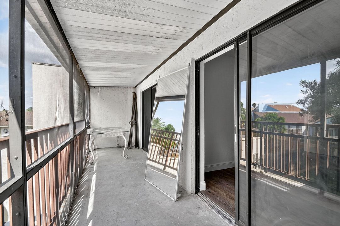 Active With Contract: $2,500 (3 beds, 2 baths, 1804 Square Feet)