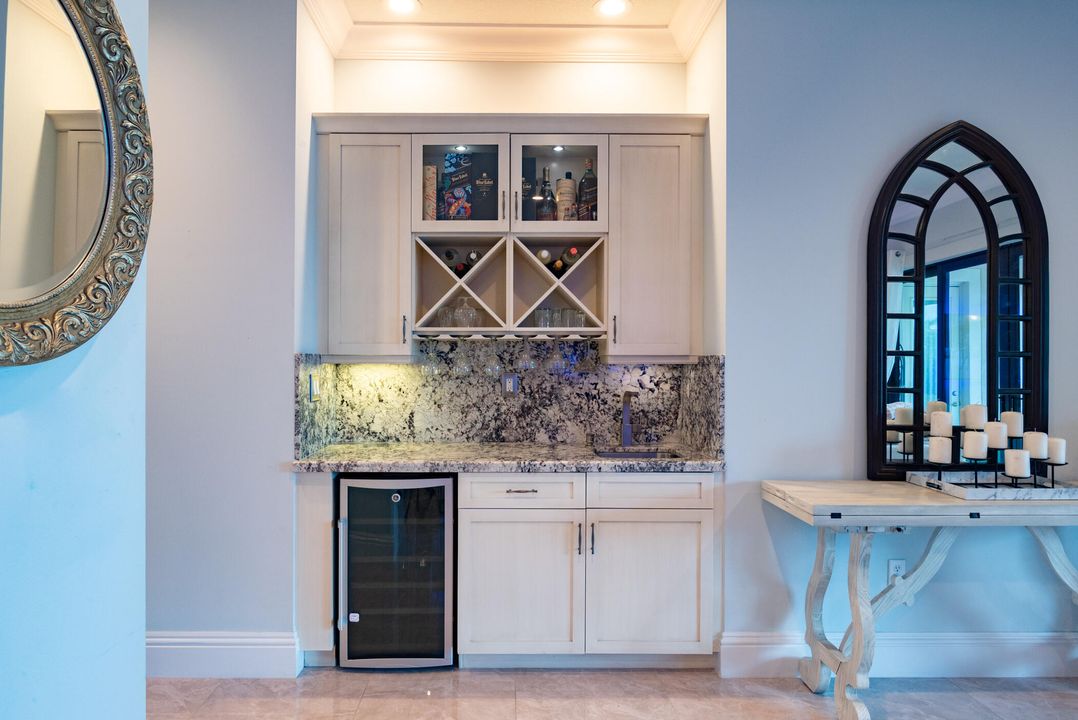 For Sale: $1,199,000 (3 beds, 3 baths, 2574 Square Feet)