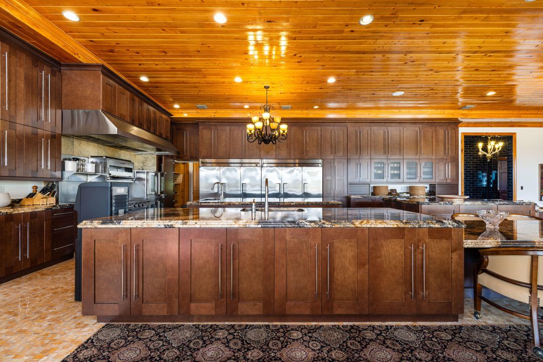 For Sale: $19,995,000 (6 beds, 12 baths, 20865 Square Feet)