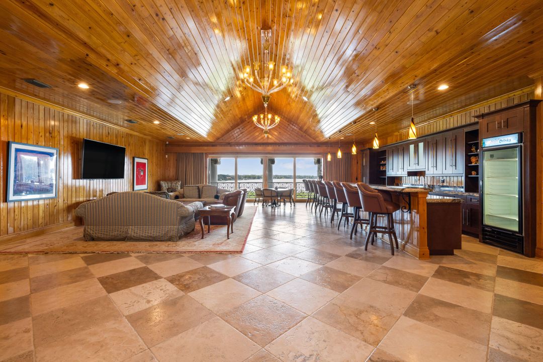 For Sale: $19,995,000 (6 beds, 12 baths, 20865 Square Feet)