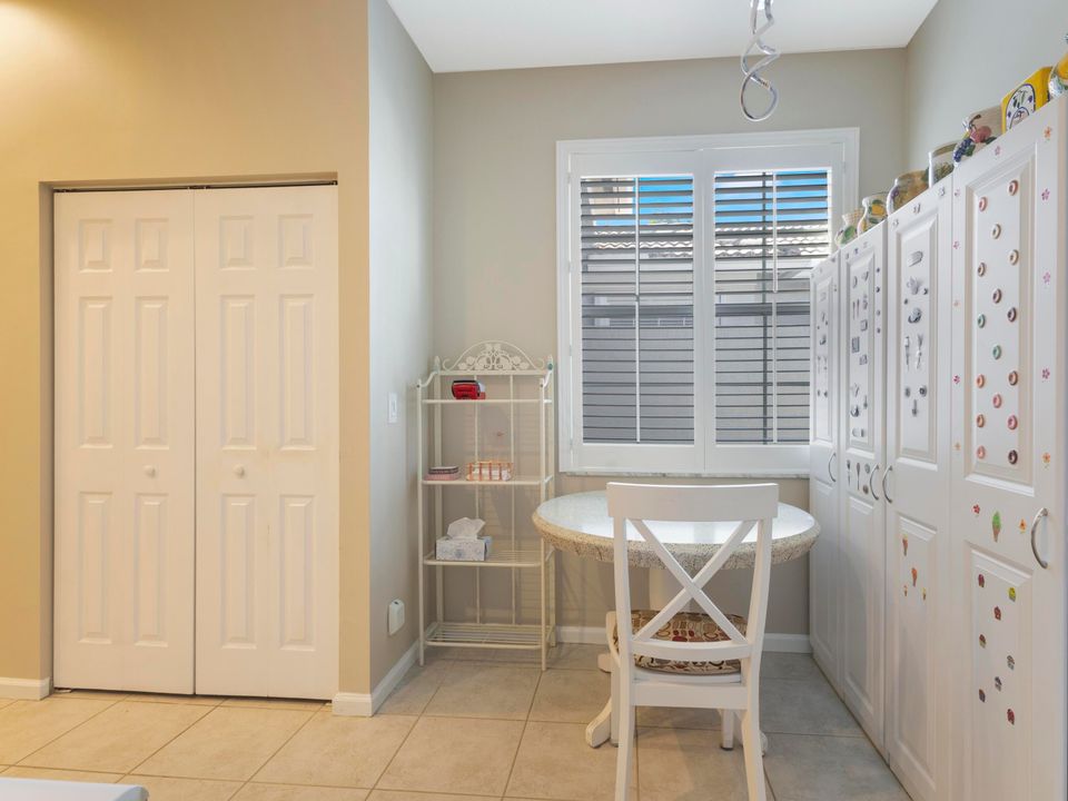 For Sale: $399,900 (3 beds, 2 baths, 1679 Square Feet)