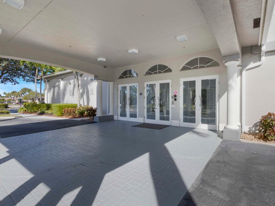 For Sale: $399,900 (3 beds, 2 baths, 1679 Square Feet)