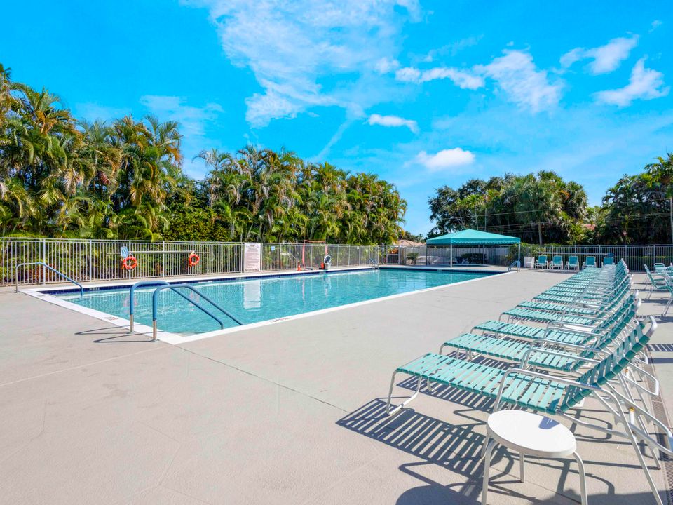 For Sale: $399,900 (3 beds, 2 baths, 1679 Square Feet)