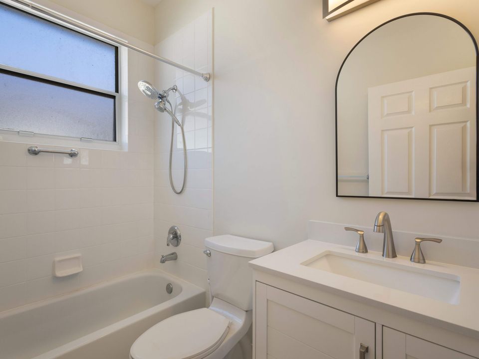 For Sale: $399,900 (3 beds, 2 baths, 1679 Square Feet)