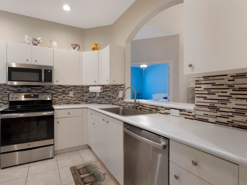 For Sale: $399,900 (3 beds, 2 baths, 1679 Square Feet)
