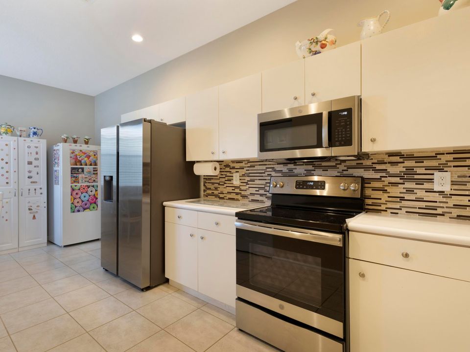 For Sale: $399,900 (3 beds, 2 baths, 1679 Square Feet)