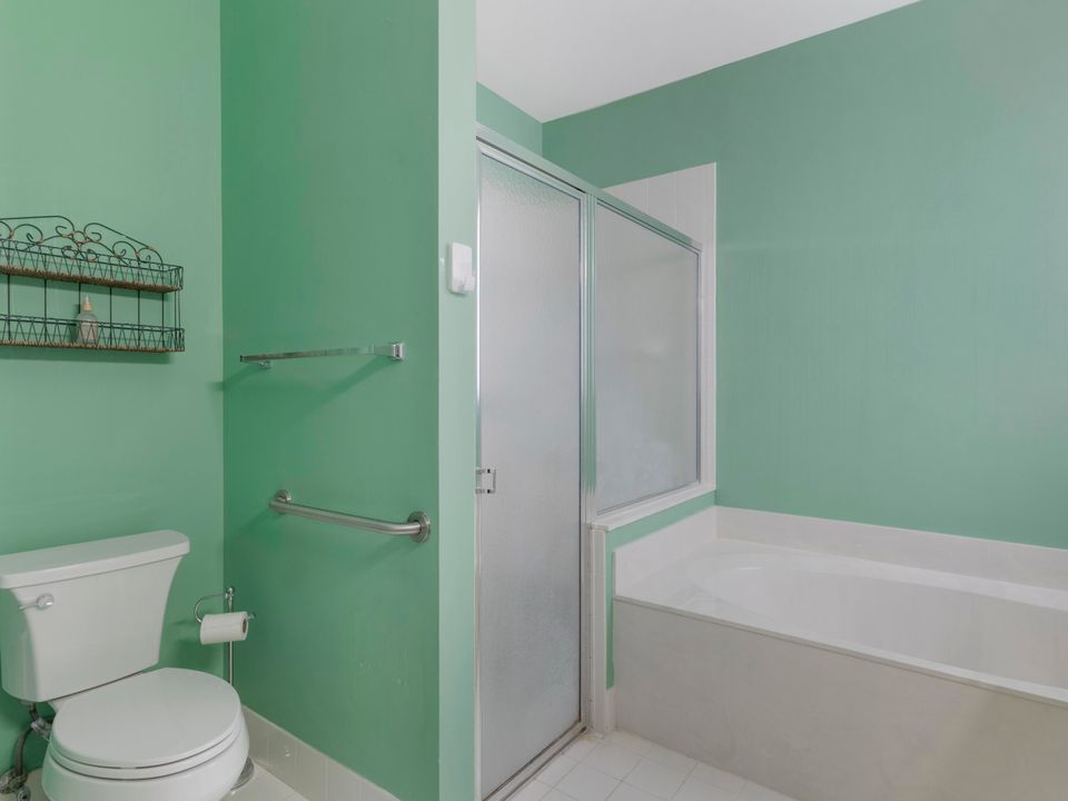 For Sale: $399,900 (3 beds, 2 baths, 1679 Square Feet)