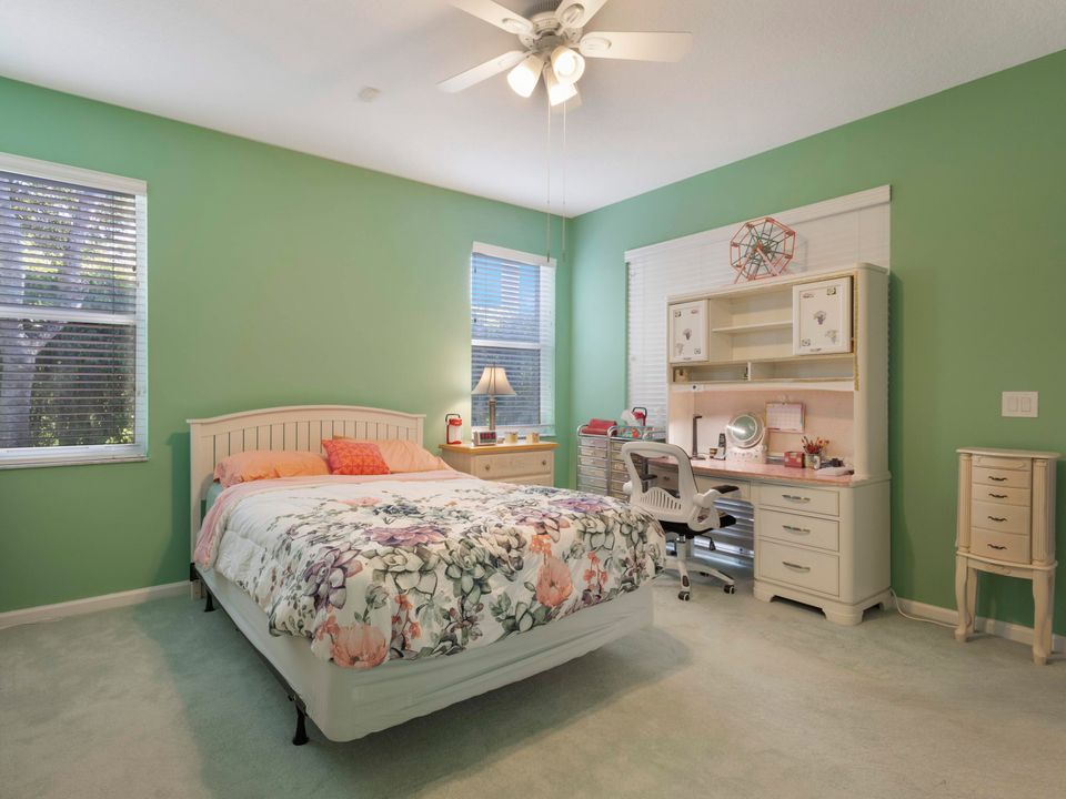 For Sale: $399,900 (3 beds, 2 baths, 1679 Square Feet)