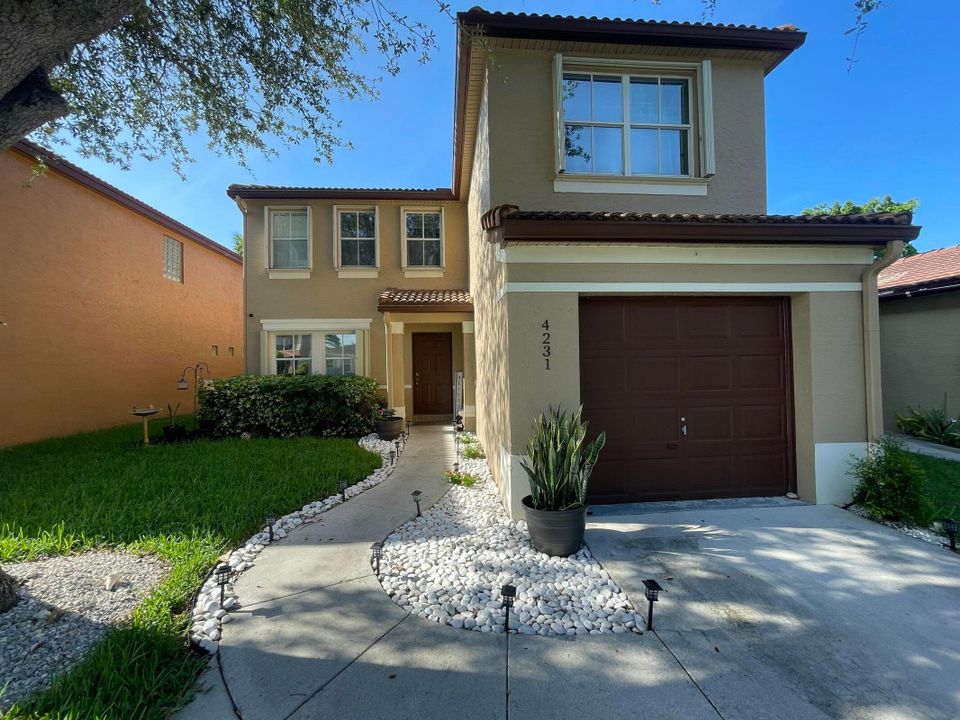 Active With Contract: $3,900 (4 beds, 2 baths, 1900 Square Feet)