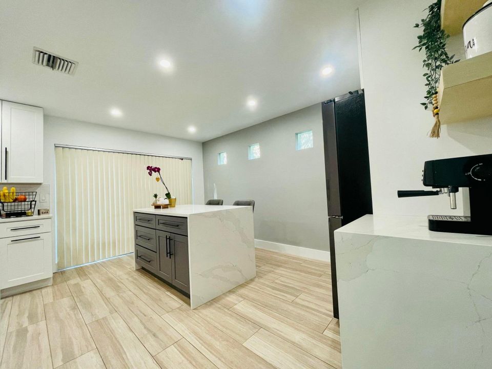 Active With Contract: $3,900 (4 beds, 2 baths, 1900 Square Feet)