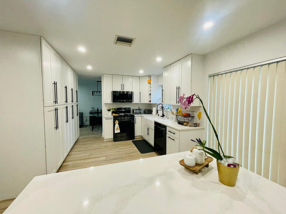 Active With Contract: $3,900 (4 beds, 2 baths, 1900 Square Feet)