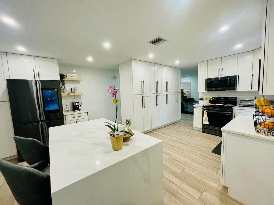 Active With Contract: $3,900 (4 beds, 2 baths, 1900 Square Feet)