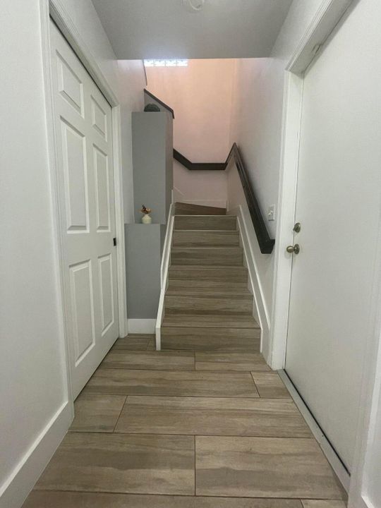 Active With Contract: $3,900 (4 beds, 2 baths, 1900 Square Feet)