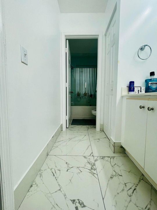 Active With Contract: $3,900 (4 beds, 2 baths, 1900 Square Feet)