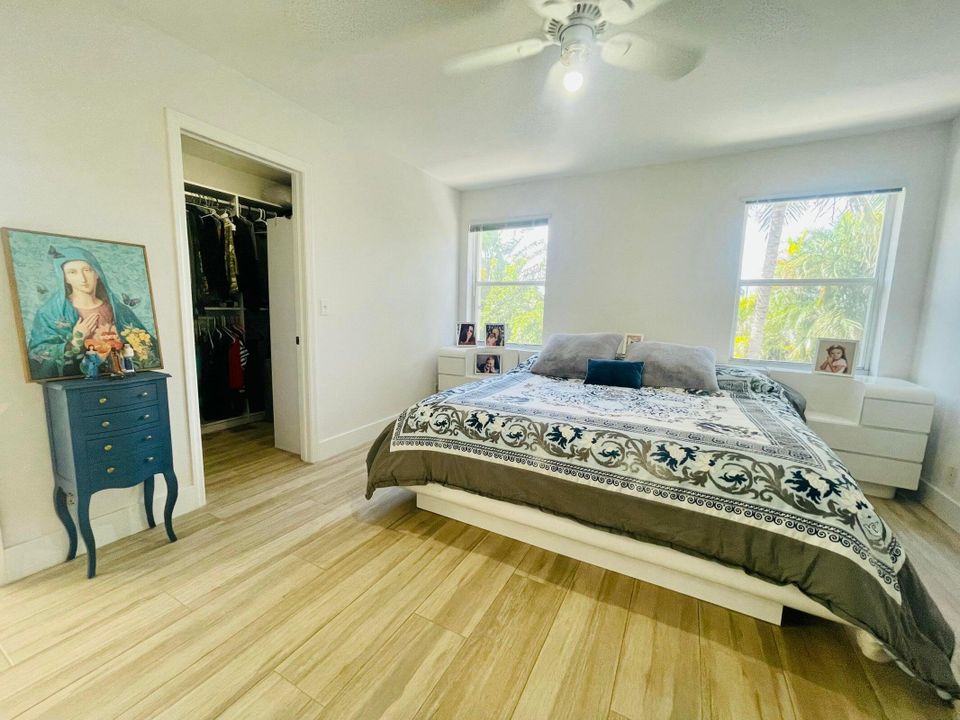 Active With Contract: $3,900 (4 beds, 2 baths, 1900 Square Feet)