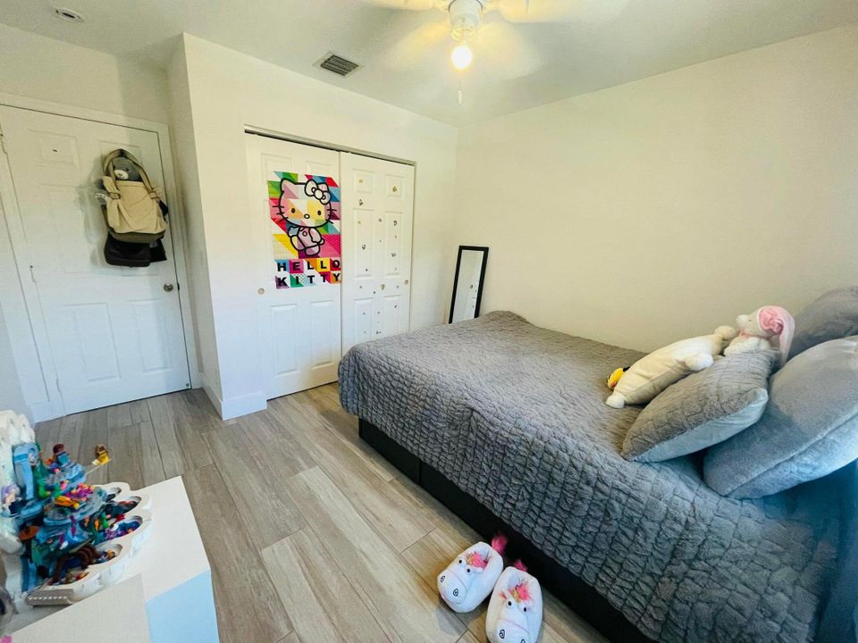 Active With Contract: $3,900 (4 beds, 2 baths, 1900 Square Feet)