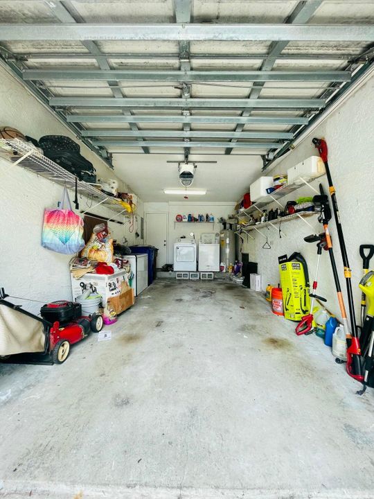 Active With Contract: $3,900 (4 beds, 2 baths, 1900 Square Feet)