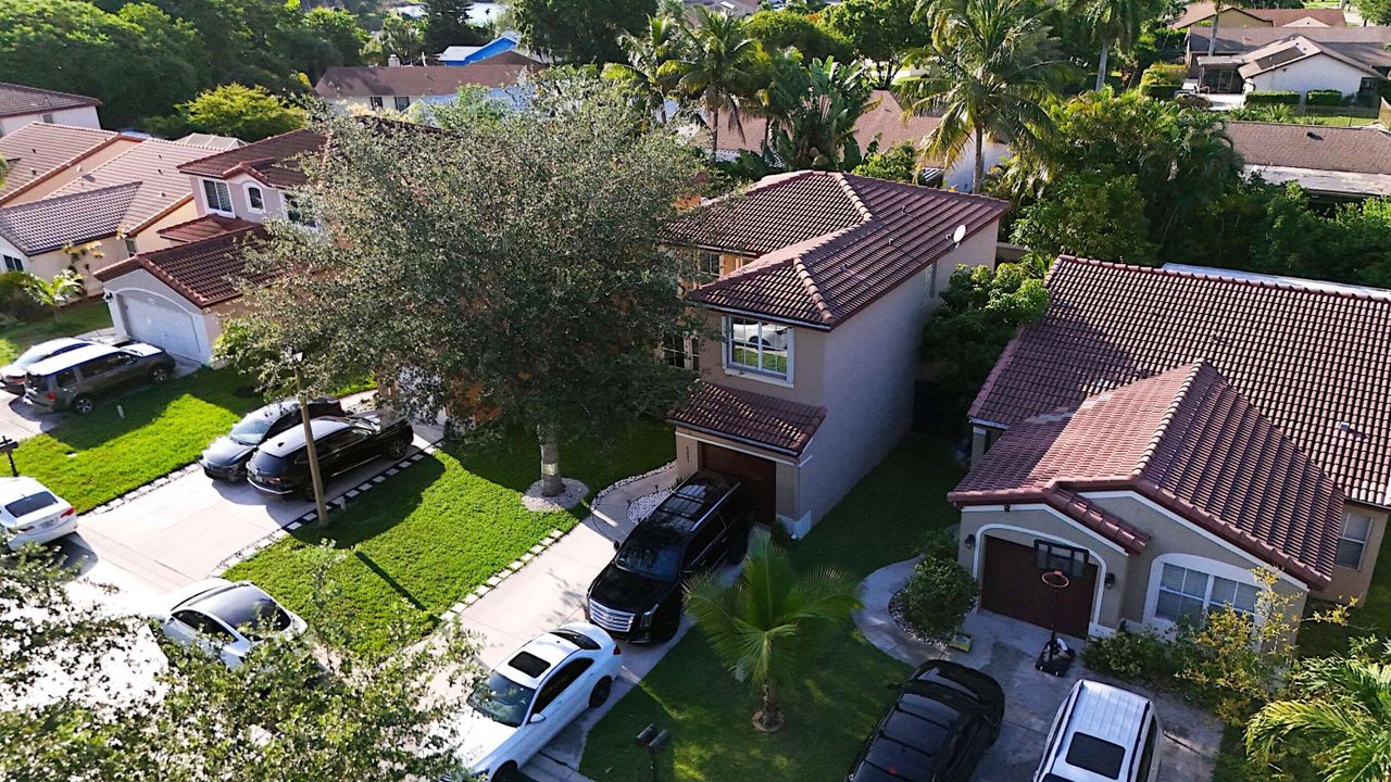 Active With Contract: $3,900 (4 beds, 2 baths, 1900 Square Feet)