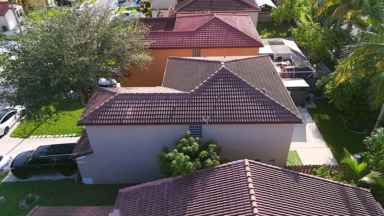 Active With Contract: $3,900 (4 beds, 2 baths, 1900 Square Feet)