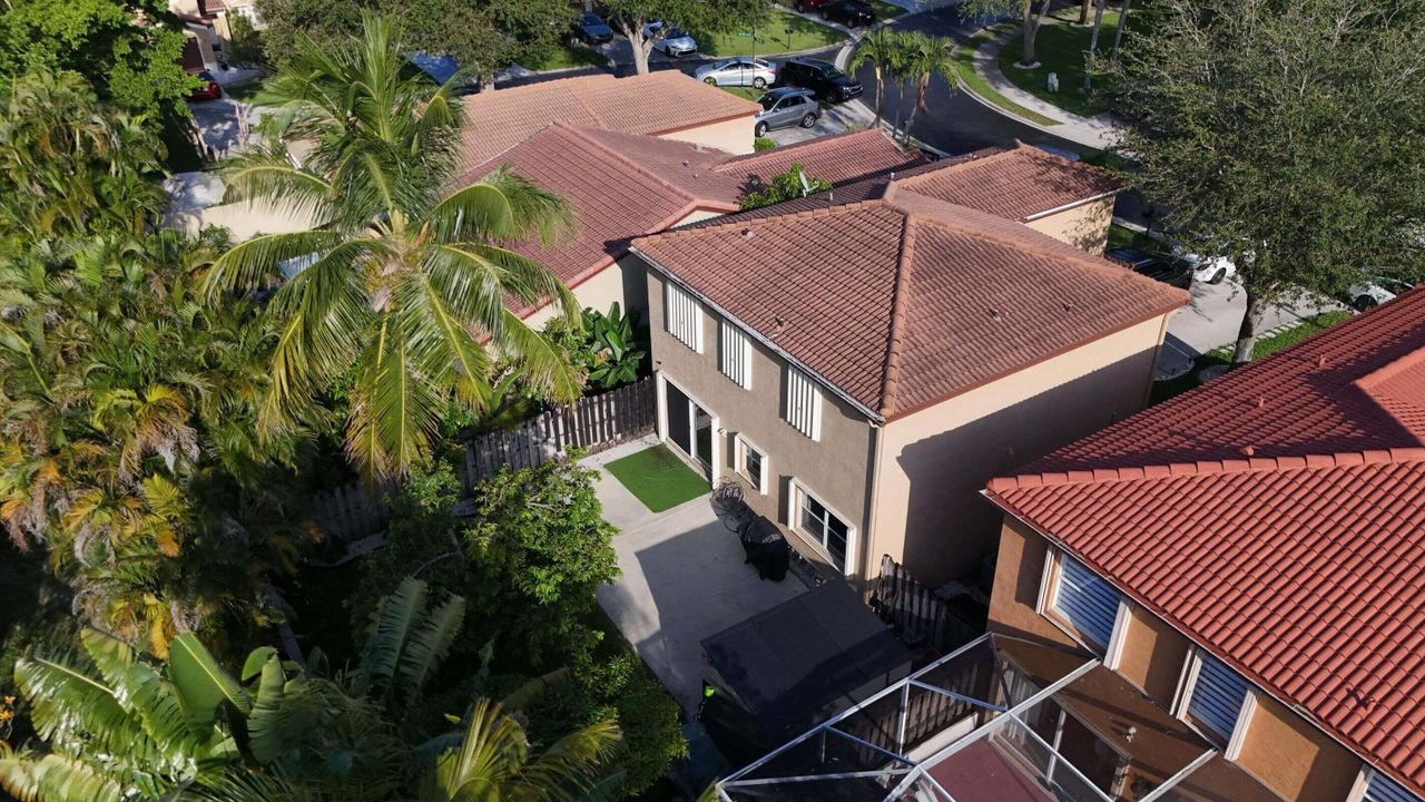 Active With Contract: $3,900 (4 beds, 2 baths, 1900 Square Feet)