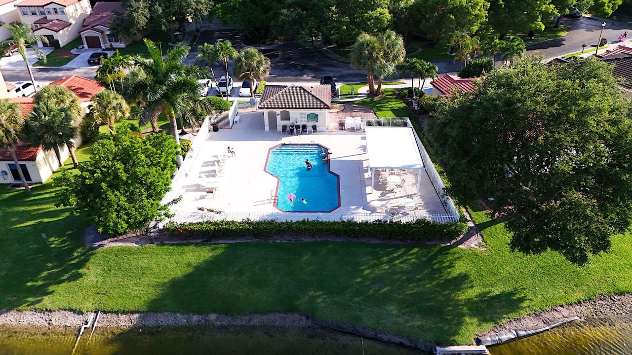 Active With Contract: $3,900 (4 beds, 2 baths, 1900 Square Feet)