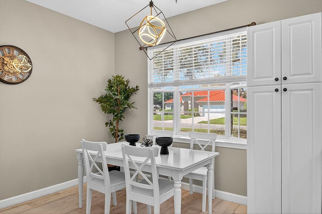 Activo con contrato: $334,900 (3 camas, 2 baños, 1928 Pies cuadrados)