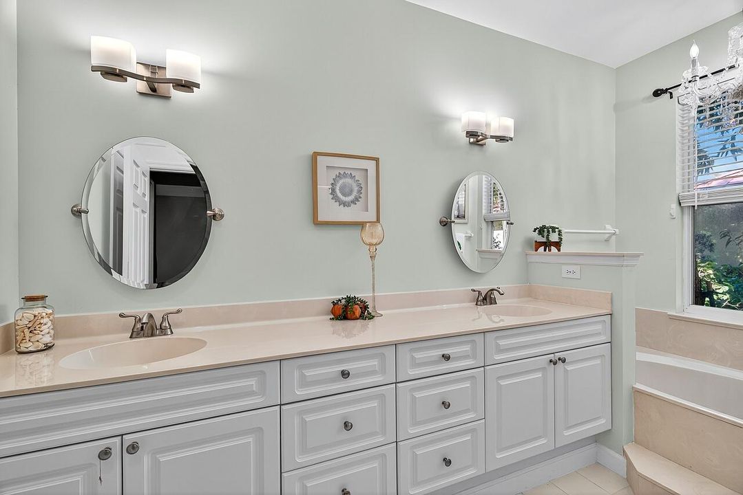 Activo con contrato: $334,900 (3 camas, 2 baños, 1928 Pies cuadrados)