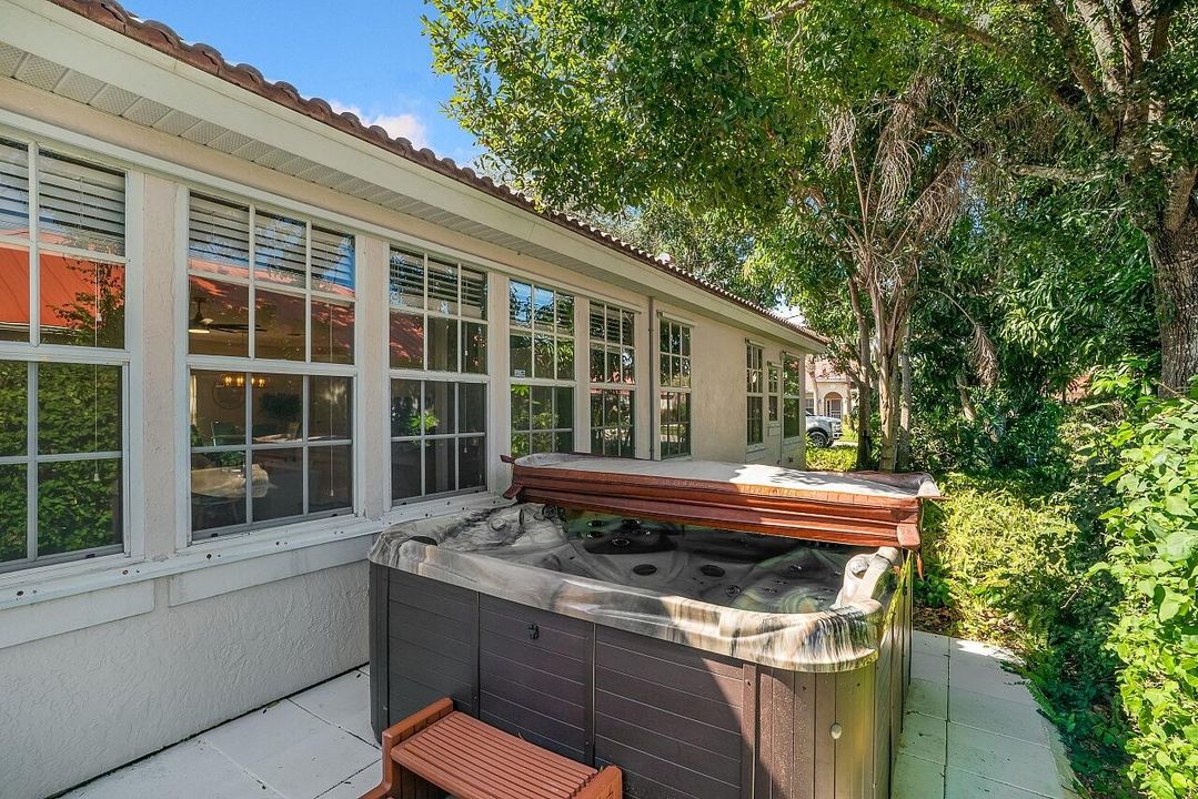 Activo con contrato: $334,900 (3 camas, 2 baños, 1928 Pies cuadrados)