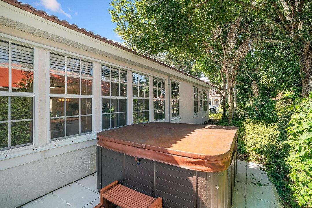 Activo con contrato: $334,900 (3 camas, 2 baños, 1928 Pies cuadrados)