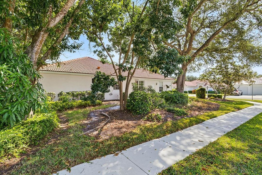 Activo con contrato: $334,900 (3 camas, 2 baños, 1928 Pies cuadrados)