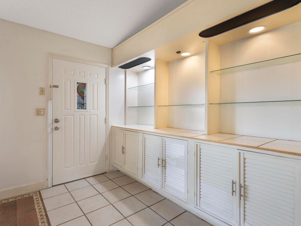 For Rent: $2,500 (3 beds, 2 baths, 1351 Square Feet)