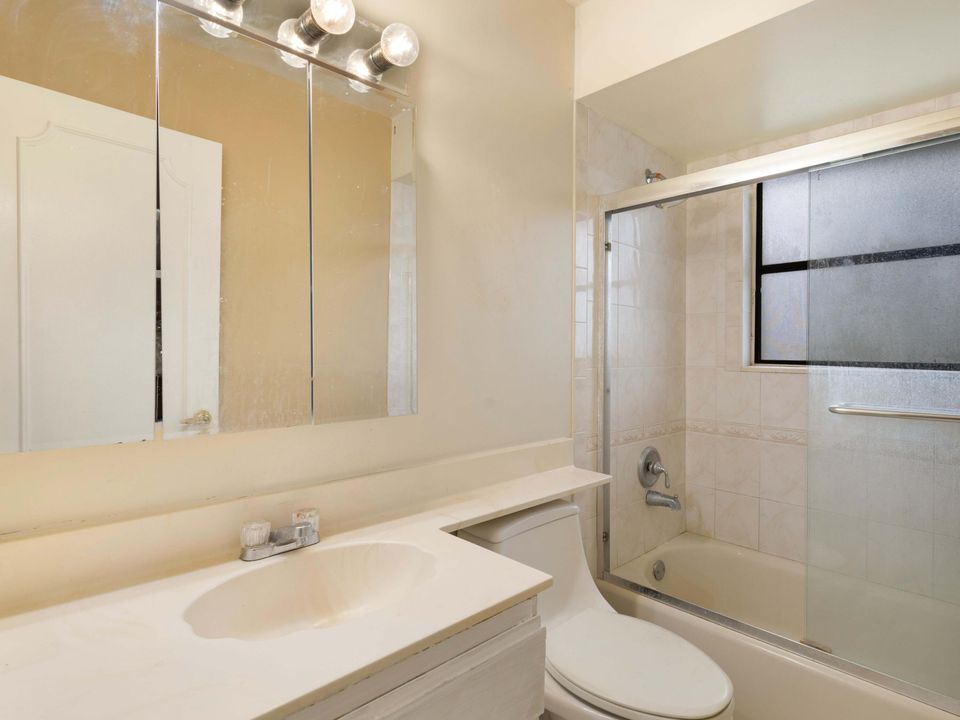 For Rent: $2,500 (3 beds, 2 baths, 1351 Square Feet)