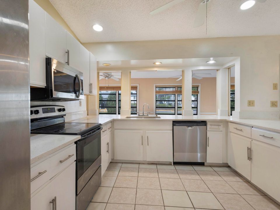 For Rent: $2,500 (3 beds, 2 baths, 1351 Square Feet)