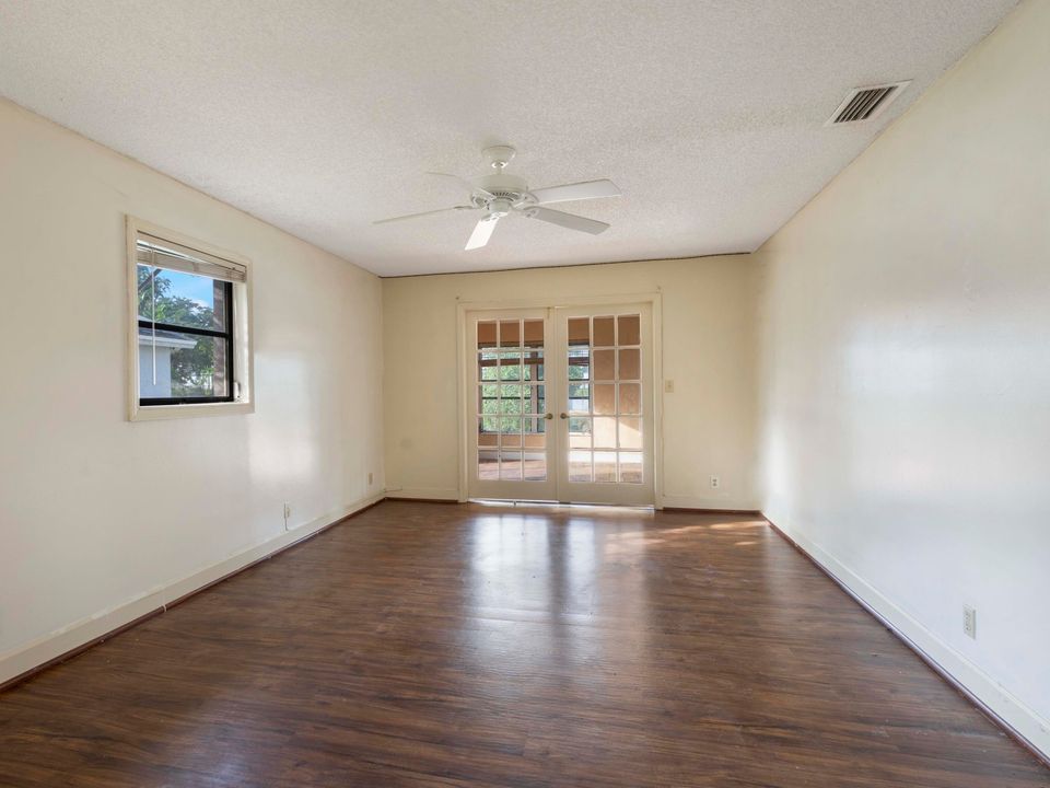 For Rent: $2,500 (3 beds, 2 baths, 1351 Square Feet)