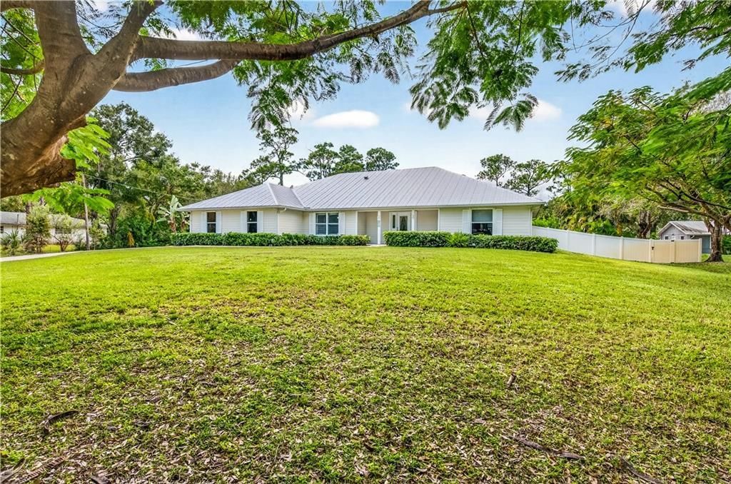 Active With Contract: $699,000 (4 beds, 3 baths, 2134 Square Feet)