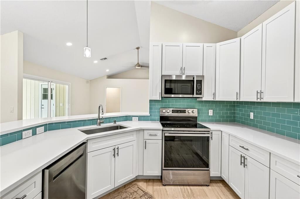 Active With Contract: $699,000 (4 beds, 3 baths, 2134 Square Feet)