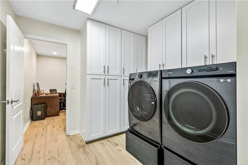 Active With Contract: $699,000 (4 beds, 3 baths, 2134 Square Feet)