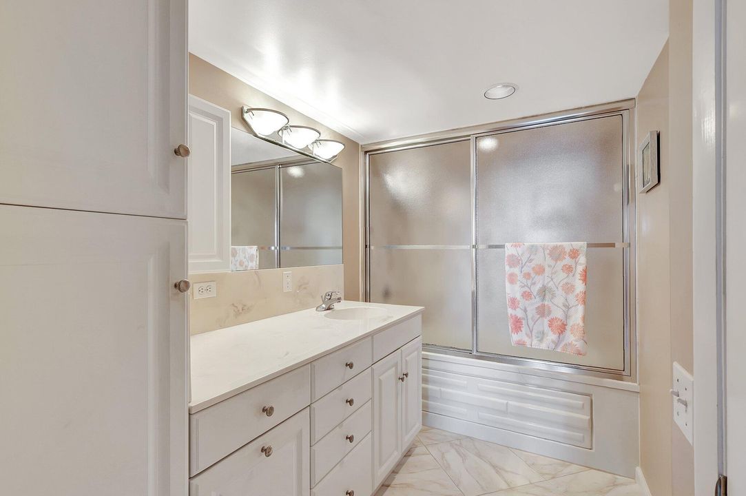 待售: $495,000 (2 贝兹, 2 浴室, 1310 平方英尺)