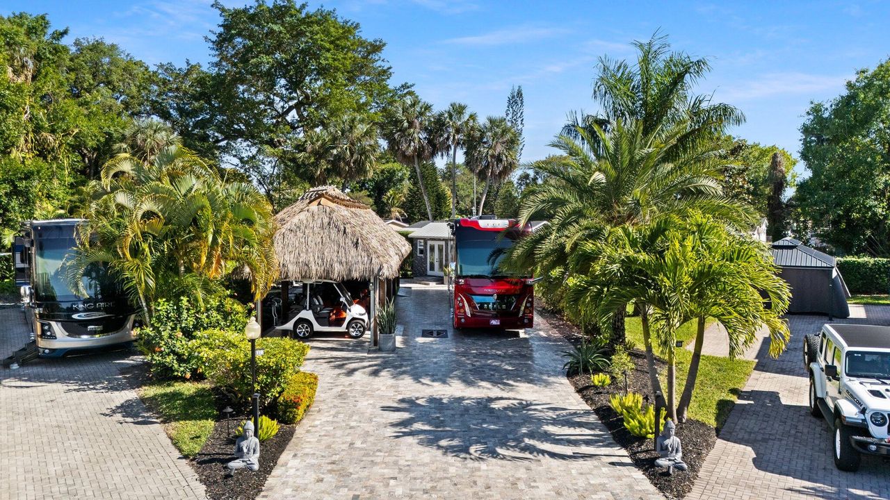 待售: $749,000 (1 贝兹, 1 浴室, 200 平方英尺)