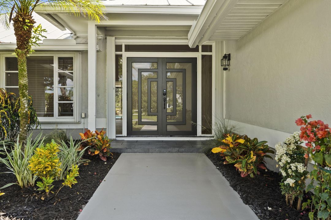 Activo con contrato: $895,000 (3 camas, 2 baños, 2363 Pies cuadrados)