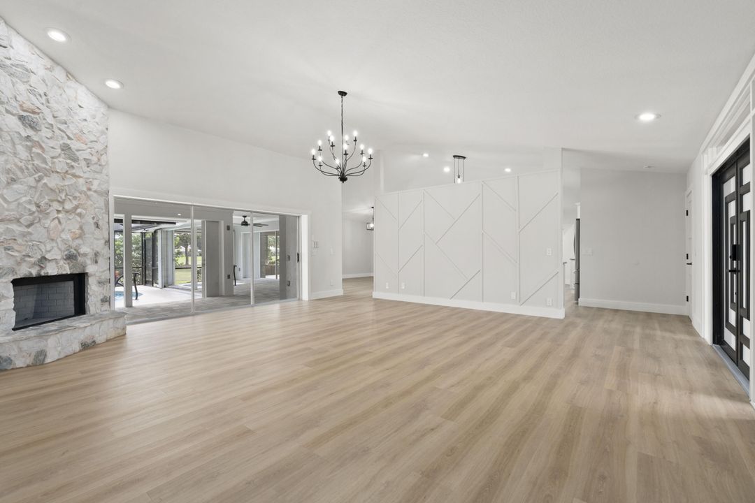 Activo con contrato: $895,000 (3 camas, 2 baños, 2363 Pies cuadrados)