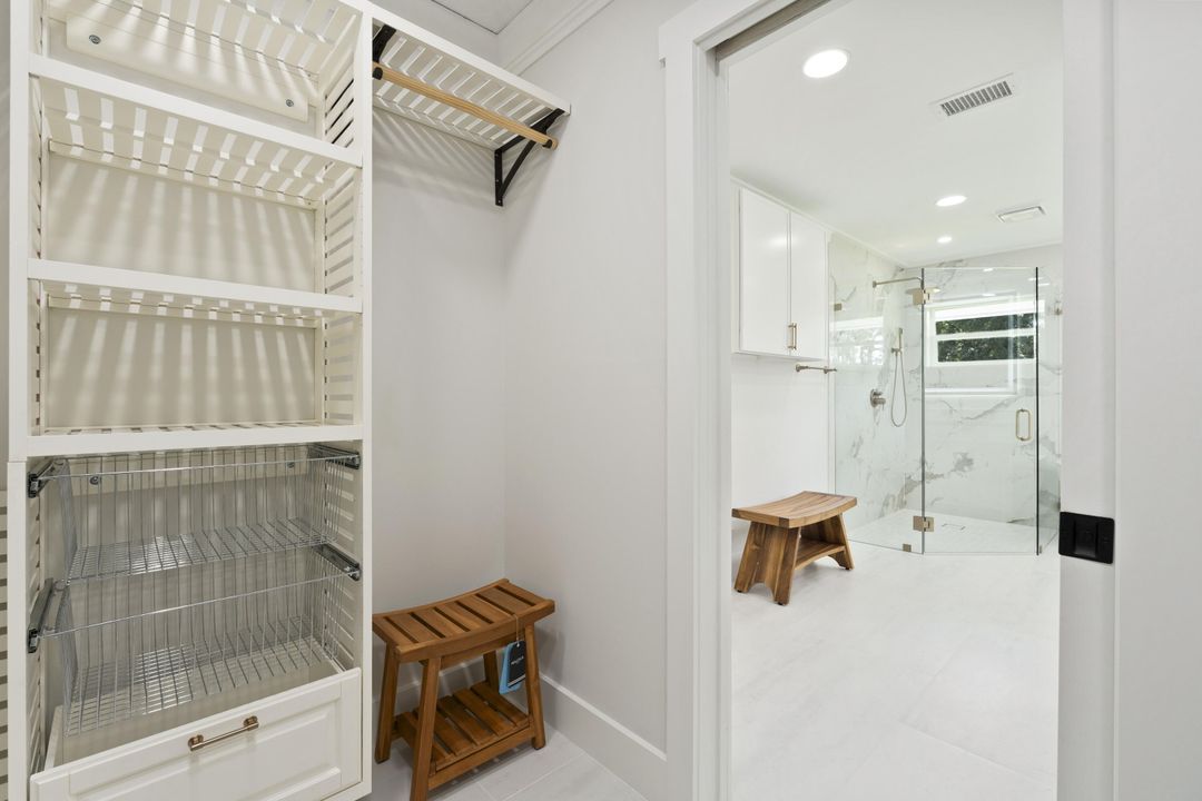 Activo con contrato: $895,000 (3 camas, 2 baños, 2363 Pies cuadrados)