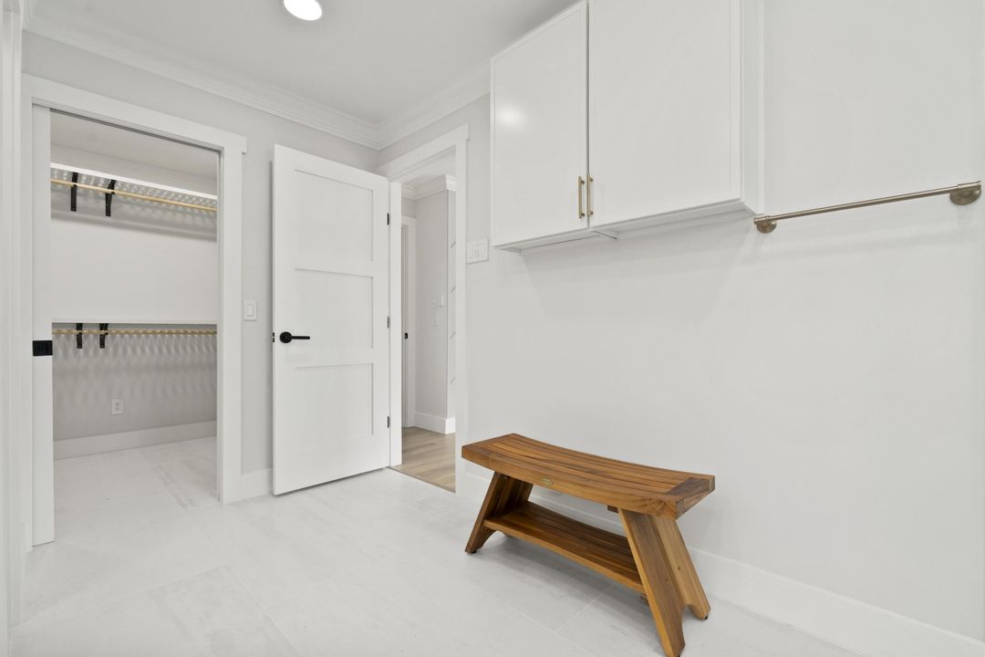 Activo con contrato: $895,000 (3 camas, 2 baños, 2363 Pies cuadrados)