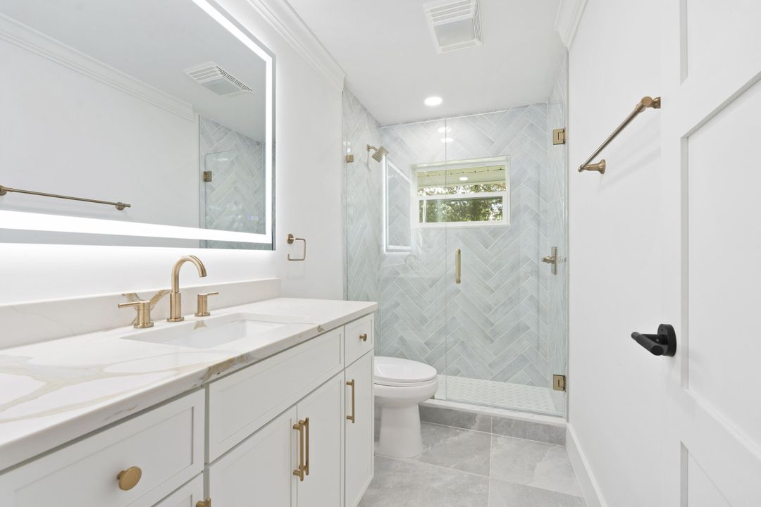 Activo con contrato: $895,000 (3 camas, 2 baños, 2363 Pies cuadrados)