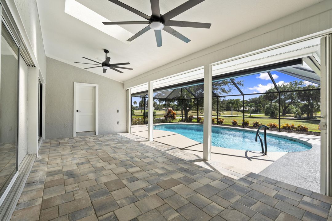 Activo con contrato: $895,000 (3 camas, 2 baños, 2363 Pies cuadrados)