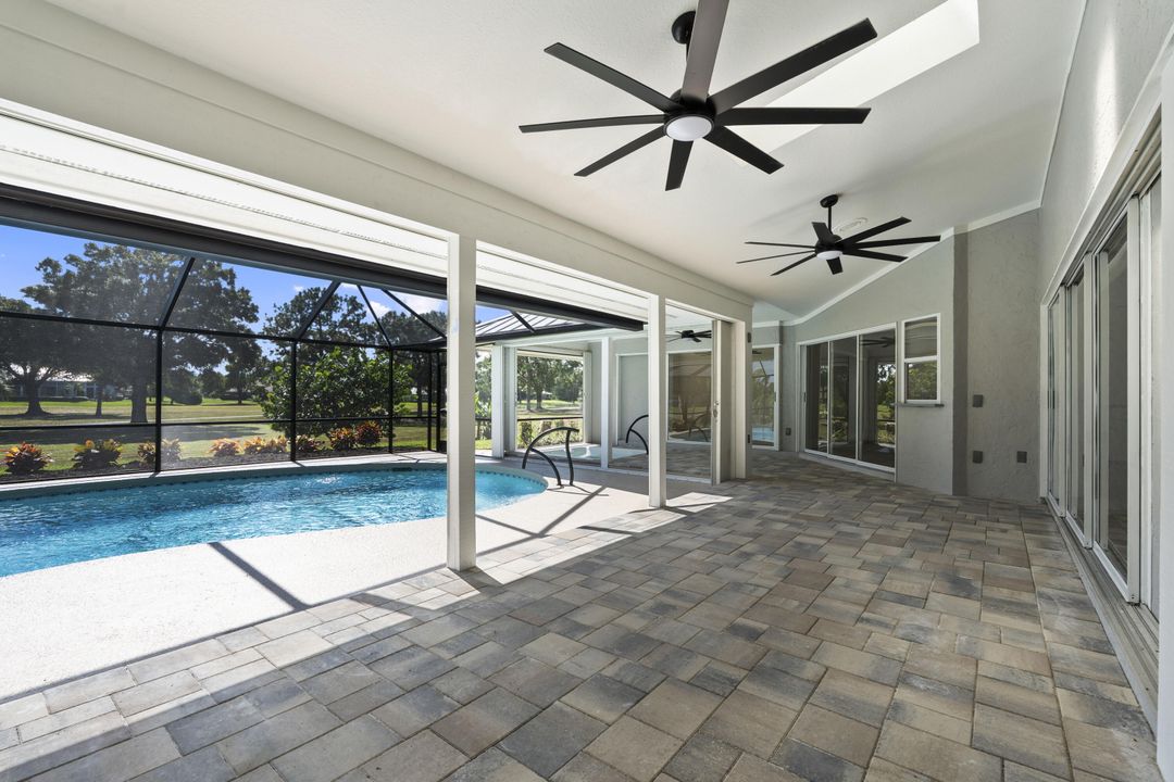 Activo con contrato: $895,000 (3 camas, 2 baños, 2363 Pies cuadrados)