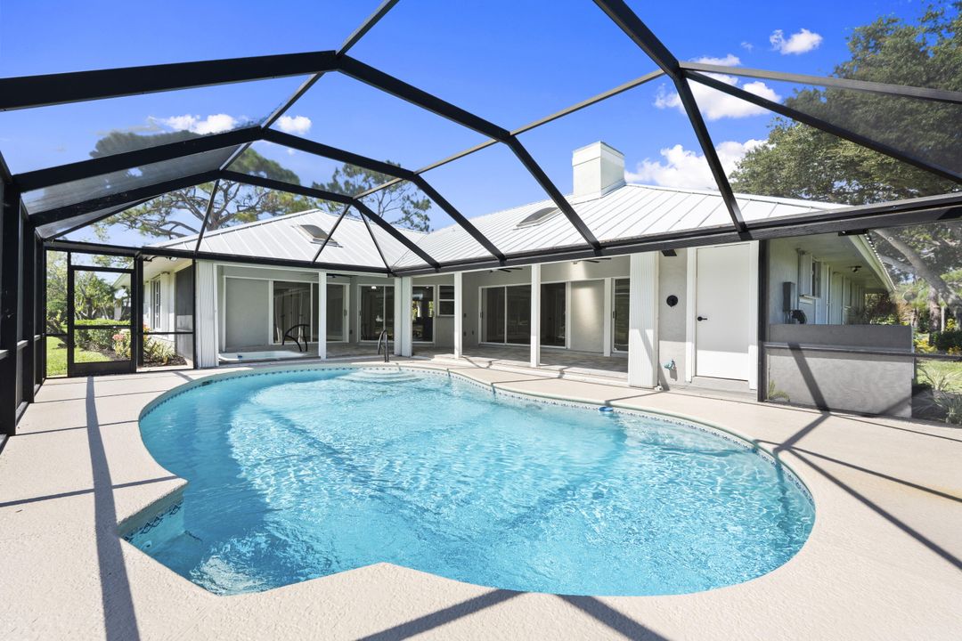 Activo con contrato: $895,000 (3 camas, 2 baños, 2363 Pies cuadrados)