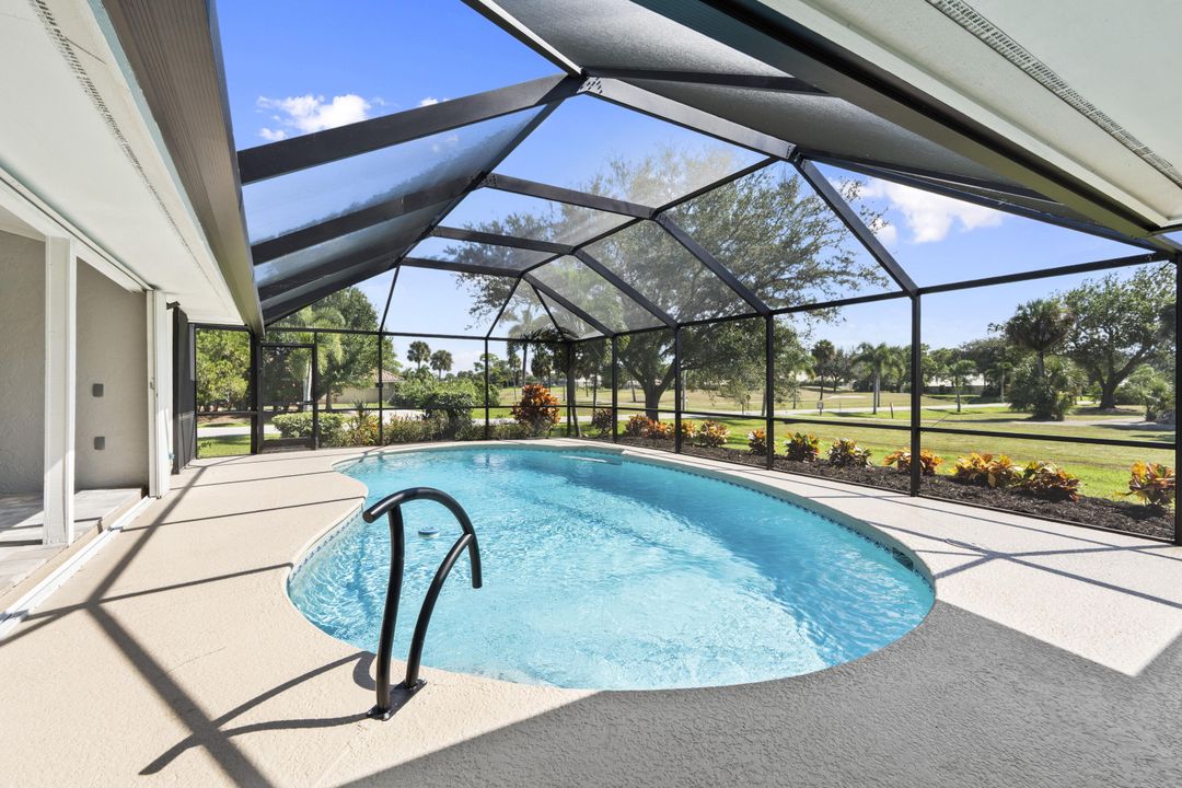 Activo con contrato: $895,000 (3 camas, 2 baños, 2363 Pies cuadrados)