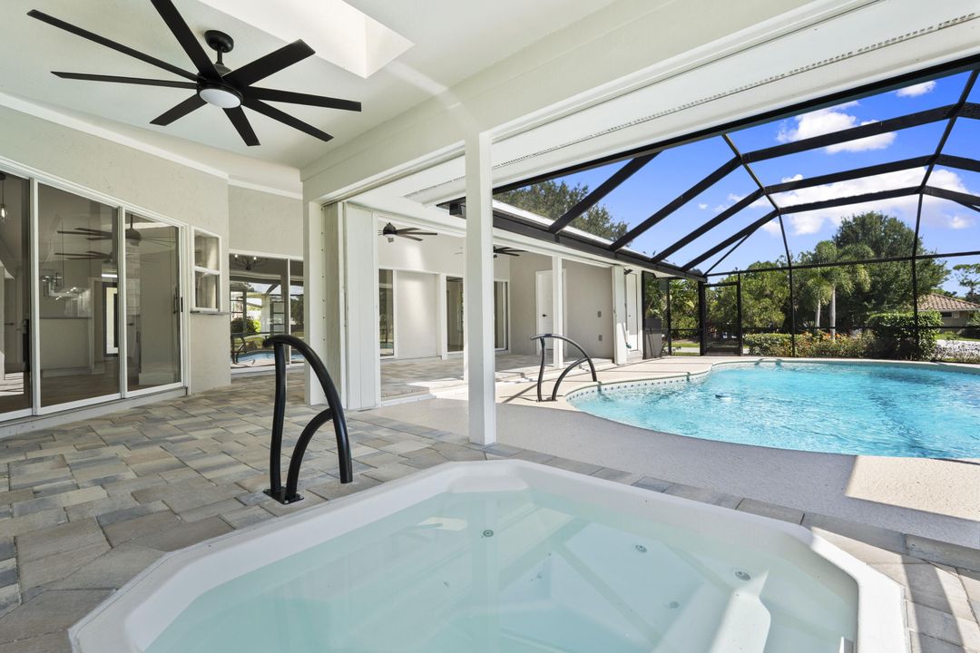 Activo con contrato: $895,000 (3 camas, 2 baños, 2363 Pies cuadrados)