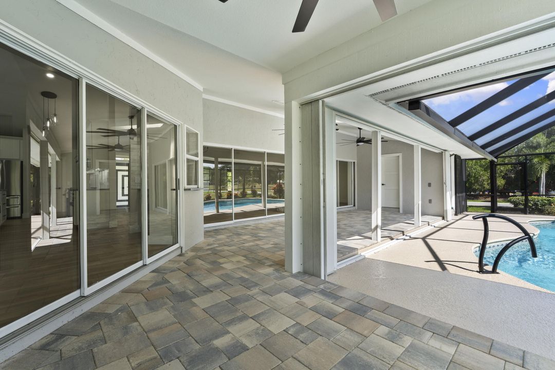 Activo con contrato: $895,000 (3 camas, 2 baños, 2363 Pies cuadrados)